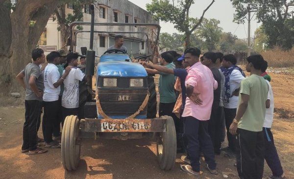 खौफ से उम्मीद तक : वोटर आईडी से ट्रैक्टर ट्रेनिंग तक बदल रही पूर्व नक्सलियों की जिंदगी