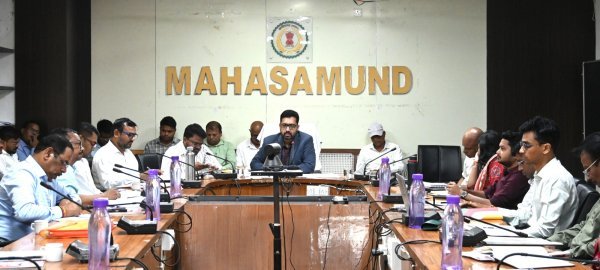 समीक्षा बैठक : कलेक्ट्रेट बैठक में बड़ा एक्शन प्लान, खाद वितरण, राशन भंडारण और रेत उत्खनन पर फोकस