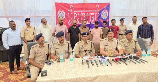 पुलिस का खुलासा : बीमा पॉलिसी के नाम पर 29 लाख की साइबर ठगी, दिल्ली-यूपी से 7 आरोपी गिरफ्तार