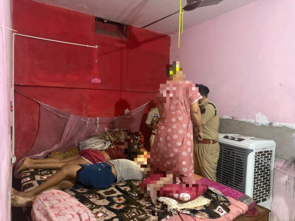 सामूहिक सुसाइड : माता-पिता फंदे पर लटके, दो मासूमों की जहर से मौत, मौके पर सीक्रेट नोट