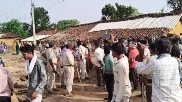 बाघ का कोहराम : घर में सो रही महिला को उतारा मौत के घाट, बचाने आए पति-ससुर लहूलुहान, भड़के ग्रामीणों का वन टीम पर हमला