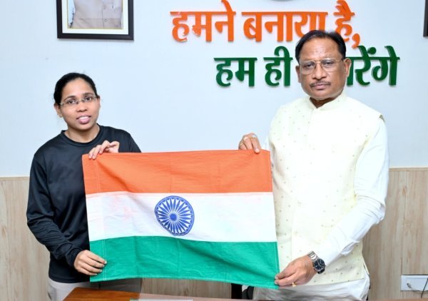 साहस की मिसाल : माउंट एवरेस्ट फतह कर अमिता ने लिखा छत्तीसगढ़ के गौरव का नया अध्याय