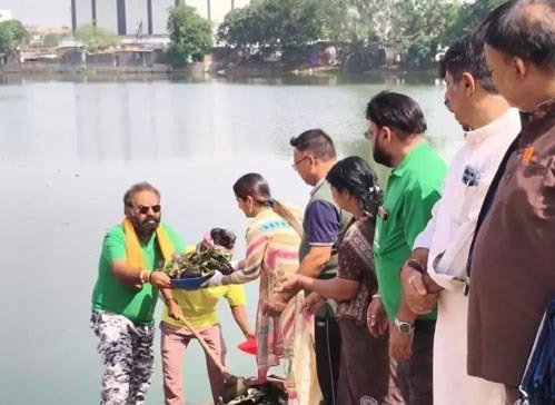 स्वच्छता अभियान : कबीरनगर के भुईया तालाब में सफाई महाअभियान, लोगों को दिया जागरूकता संदेश