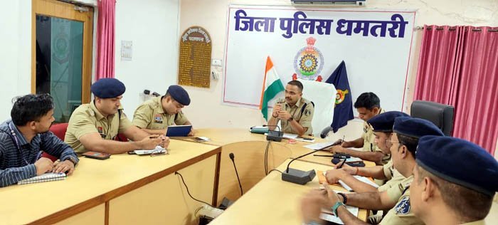 मंदिर चोरी को लेकर एसपी द्वारा की गई समीक्षा बैठक