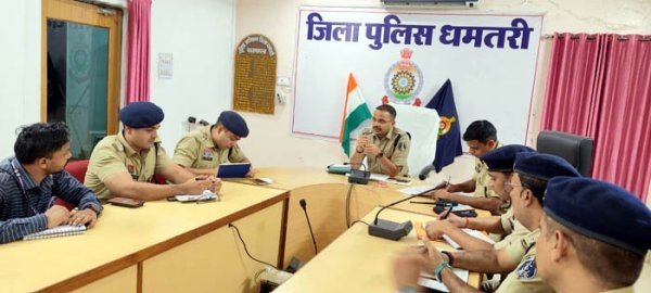 पुलिस सख्त : शीतला मंदिर चोरी कांड के बाद धमतरी पुलिस अलर्ट मोड में, बढ़ाई गई पेट्रोलिंग