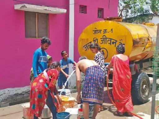 जल संकट : 120 बोरवेल सूखे, शहर के 20 वार्ड टैंकर पर निर्भर