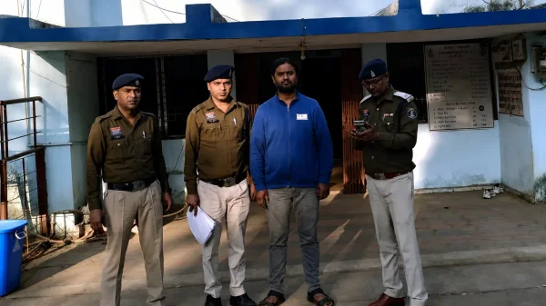 घोटाला : लाखों की हेराफेरी करने वाले कर्मचारी के खिलाफ कोर्ट में चालान