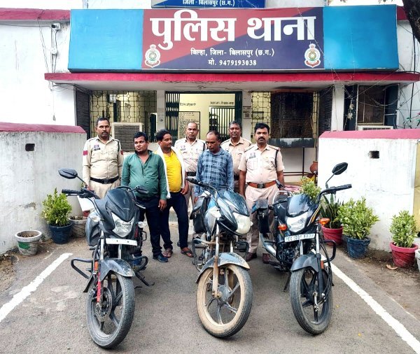 पुलिस का बड़ा छापा : ऑपरेशन प्रहार में तीन गिरफ्तार, 1 लाख से अधिक का सामान जब्त