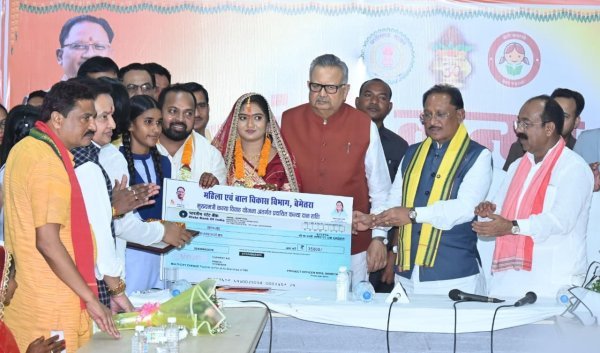 सामूहिक विवाह : मुख्यमंत्री कन्या विवाह योजना के तहत 21 जोड़ों का विवाह संपन्न