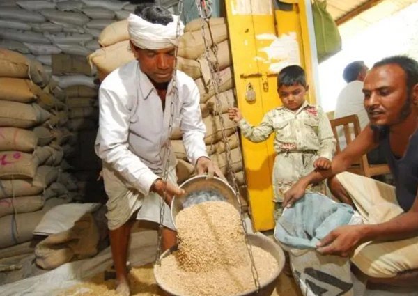 वितरण प्रभावित : 19 शासकीय उचित मूल्य दुकानों में हड़ताल से नवम्बर 2025 का खाद्यान्न लंबित