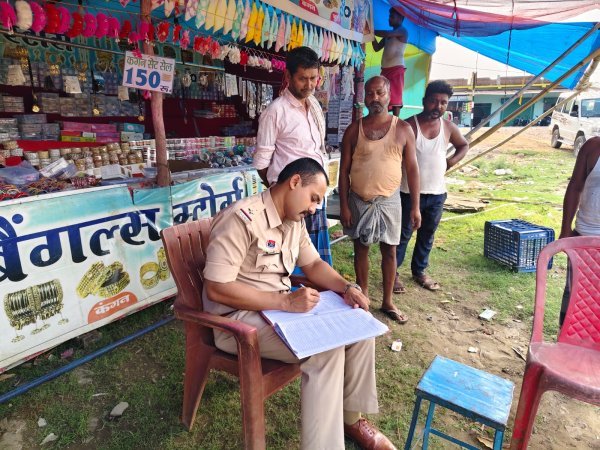 सुरक्षा अलर्ट : किराएदारों और बाहरी लोगों का रिकॉर्ड खंगाल रही पुलिस