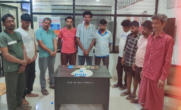 पुलिस का बड़ा एक्शन : खैरबनाखुर्द में जुआ फड़ पर छापा, 10 जुआरी रंगे हाथ गिरफ्तार