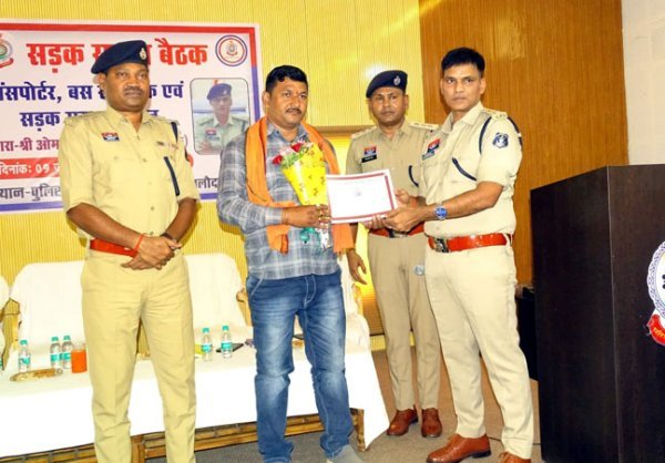 बड़ी पहल : पुलिस-ट्रांसपोर्टर समन्वय बैठक, ओवरलोडिंग पर सख्त चेतावनी