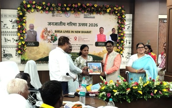मेहनत लाई रंग : एकलव्य विद्यालय की छात्रा पुष्पलता ने मेडिकल कॉलेज में पाई जगह