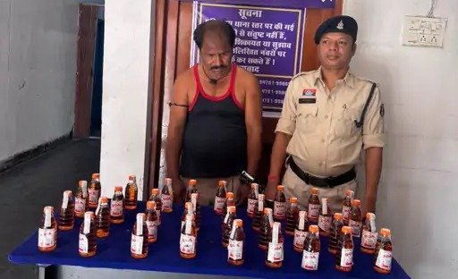 बड़ी कार्रवाई : शहीद स्मारक पार्किंग में अवैध शराब बेचता मिला आदतन बदमाश, पुलिस ने दबोचा