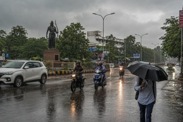 मौसम अपडेट : मानसून की ज़ोरदार दस्तक, 60 KM की रफ्तार से अंधड़ और भारी बारिश का अलर्ट!