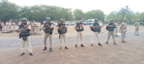 जन सुरक्षा सर्वोपरि : बलवा ड्रिल के जरिए जांजगीर पुलिस ने परखी अपनी ताकत