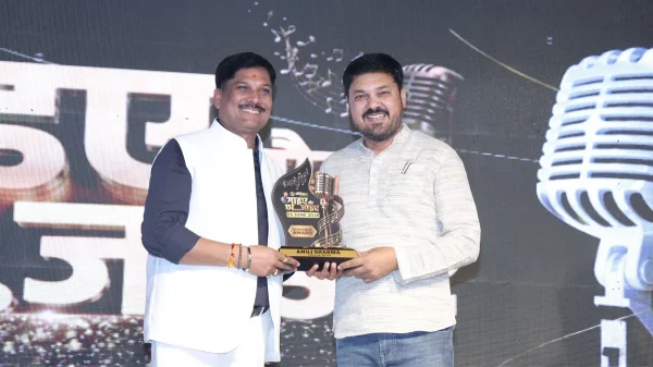 गाइए और छा जाइए : छॉलीवुड के सुपरस्टार और पद्मश्री अनुज शर्मा को कीर्तिमान अवार्ड, कला-संस्कृति और जनसेवा में योगदान के लिए सम्मानित