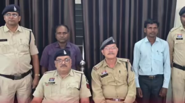 सभा विवाद : धर्मांतरण के आरोप, हिंदू संगठनों का हंगामा, दो गिरफ्तार