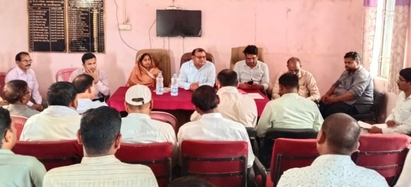 महासमुंद : जनकल्याणकारी योजनाओं की समीक्षा, विकास कार्यों में तेजी लाने के निर्देश