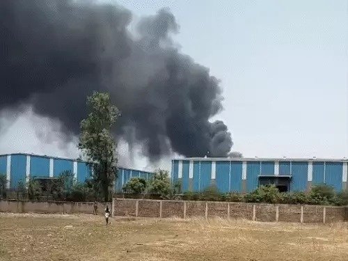 हादसा : ऑयल फैक्ट्री में भीषण आग, सेल्फ इग्नीशन से मचा हड़कंप