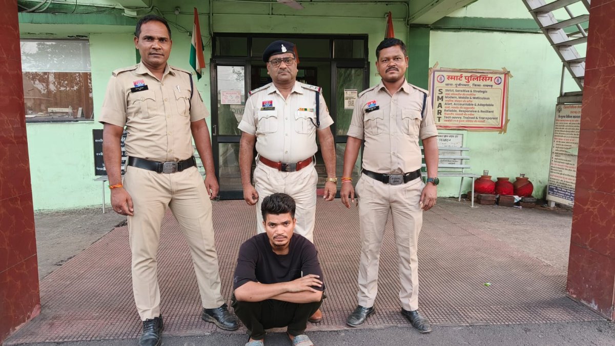 रायगढ़ पुलिस द्वारा आरोपी की गिरफ्तारी।