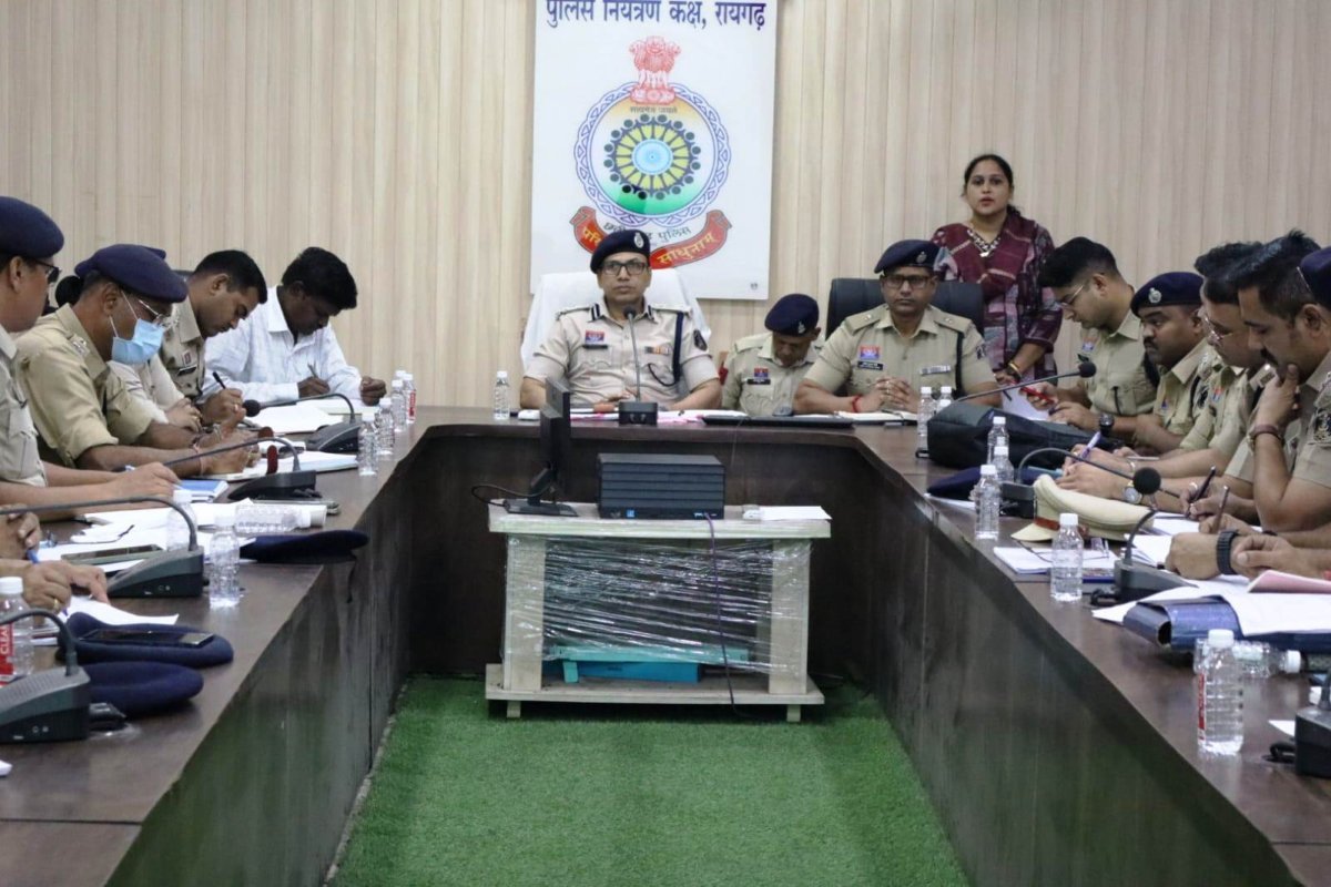 अपराध नियंत्रण को लेकर SSP की समीक्षा बैठक
