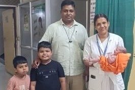 मिसाल : एम्बुलेंस से पहले पहुंची पुलिस, सड़क किनारे जन्म के बाद मां-बच्चे को मिली नई जिंदगी