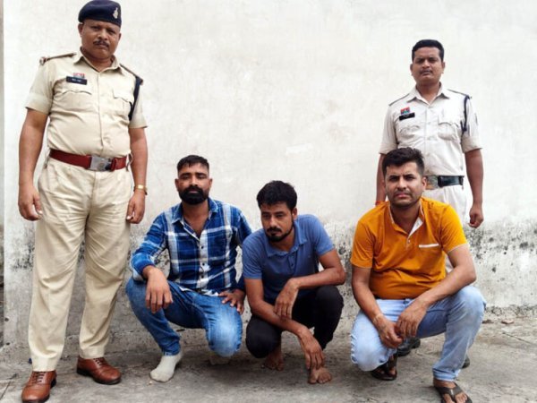 कार्रवाई : घर में घुसकर मारपीट व 10 लाख की रंगदारी मांगने वाले तीन आरोपी गिरफ्तार