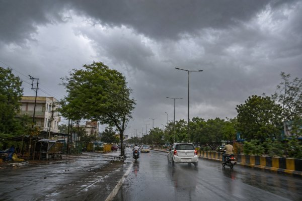 मौसम अपडेट : मानसून की एंट्री पर बड़ा अपडेट, अगले 5 दिनों तक आंधी-बारिश का यलो अलर्ट
