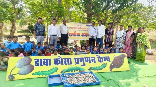 समर कैंप : संगीत, योग, क्ले आर्ट और स्पोकन इंग्लिश से निखरी प्रतिभा