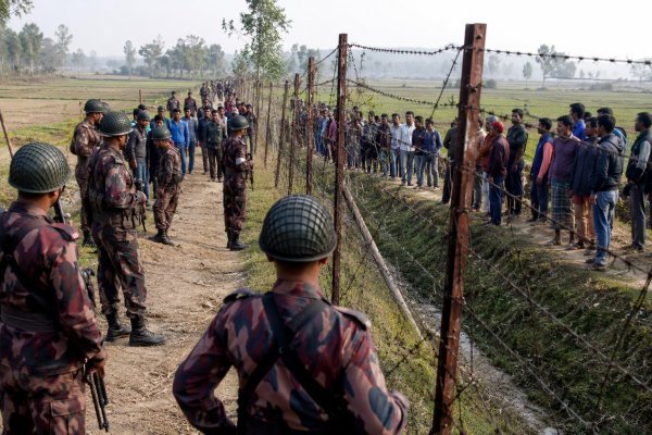 हाई-वोल्टेज ड्रामा : BSF की पुशबैक कोशिश नाकाम, BGB ने बढ़ाई गश्त, छावनी में बदला चुआडांगा बॉर्डर