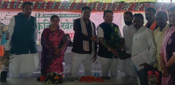 मिट्टी बचेगी तो खेती बचेगी : खेत बचाओ अभियान में किसानों को दिया गया जागरूकता संदेश