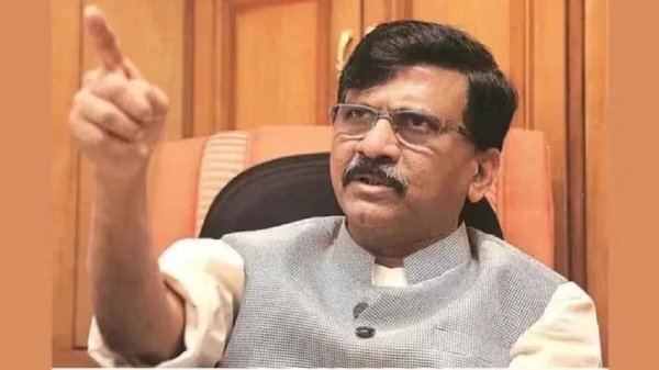 दावा :  UBT में टूट की अटकलें खारिज, सभी सांसदों की एकजुटता का ऐलान