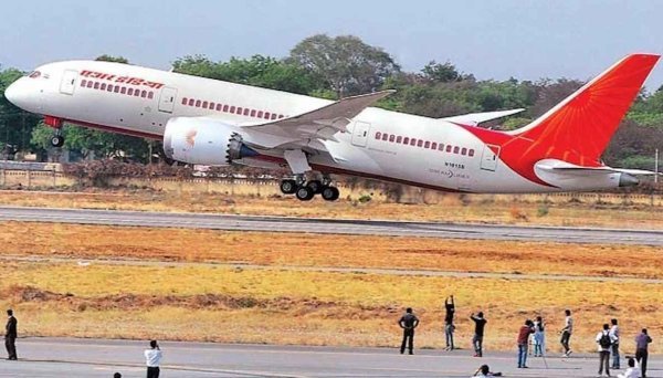 टला हादसा : लैंडिंग के दौरान एयर इंडिया विमान से टकराई चिड़िया, 2 घंटे बाधित रहा संचालन