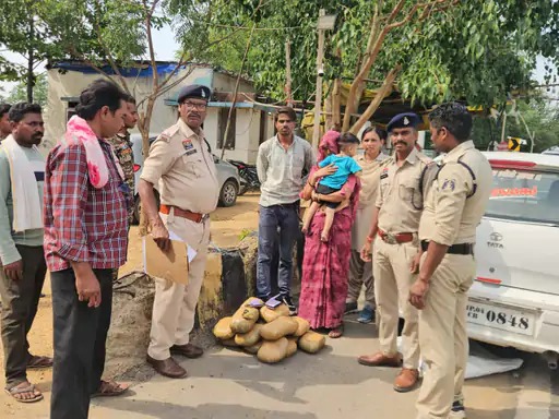 17.5 किलो गांजा बरामद और दो तस्करों की गिरफ्तारी