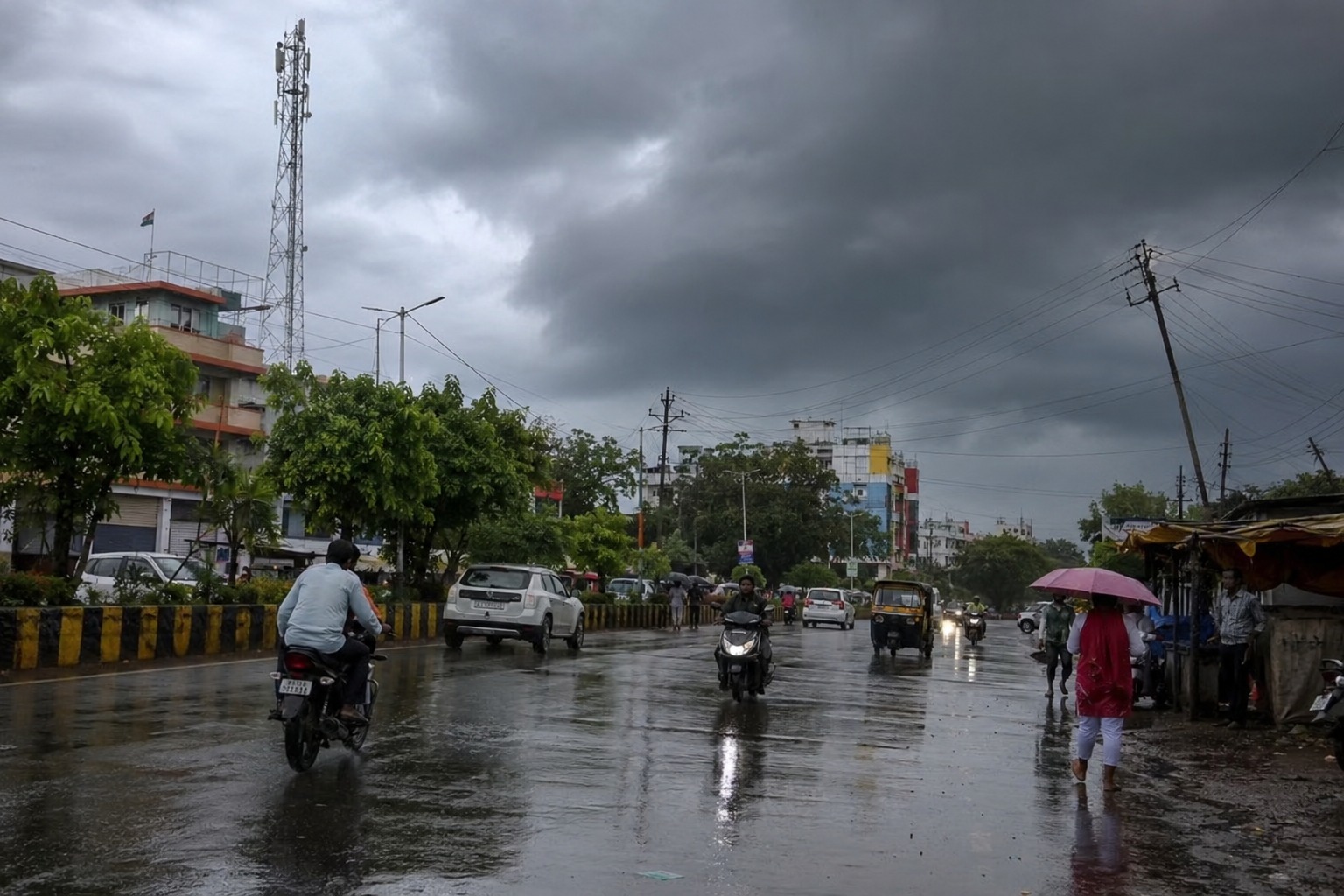 मॉनसून की दस्तक के साथ बदला मिजाज