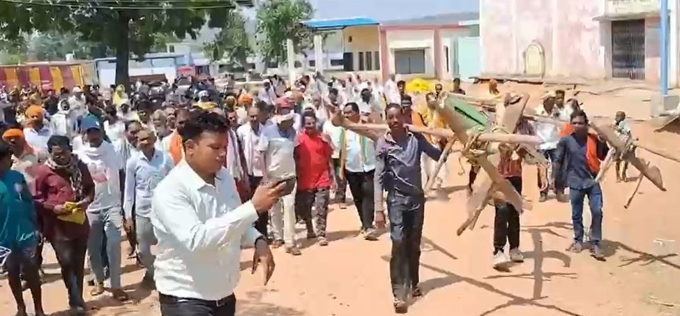 खाद संकट पर किसानों का चक्काजाम