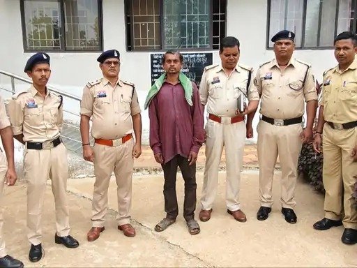 सनसनी : शराब के नशे में बेटे ने मां को डंडे से पीट-पीटकर उतारा मौत के घाट