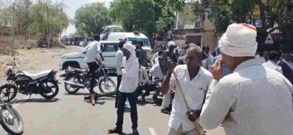 जल संकट : खरगोन में सूखे नदी-नाले, किसानों ने ठप किया हाइवे