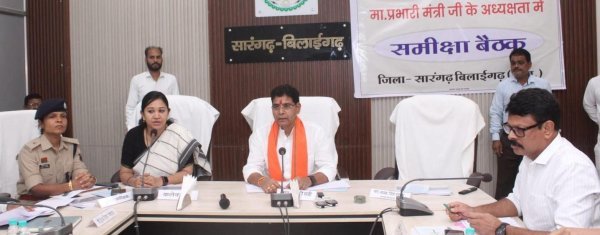 लिया संकल्प : नारायणपुर के पीडियाकोट में सिर्फ पेंशन नहीं, बंटी सामाजिक सुरक्षा