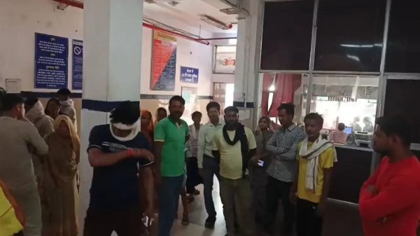 स्वास्थ्य व्यवस्था : एंबुलेंस नहीं मिली, महिला की मौत के बाद अस्पताल में बवाल