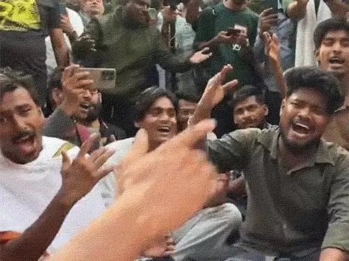 जंतर-मंतर पर डटे छात्र : नीट पेपर लीक के खिलाफ तीसरे दिन भी प्रदर्शन जारी, शिक्षा मंत्री के इस्तीफे पर अड़े