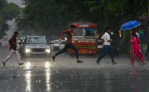 126 साल में दूसरा सबसे सूखा जून : कोटे से 42% कम बरसे बादल, 8 राज्यों में अब भी भीषण लू का टॉर्चर