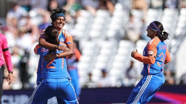 टी20 वर्ल्ड कप : टीम इंडिया भले हारी, लेकिन 19 साल की श्री चरणी ने रचा इतिहास, पूनम के महारिकॉर्ड की बराबरी
