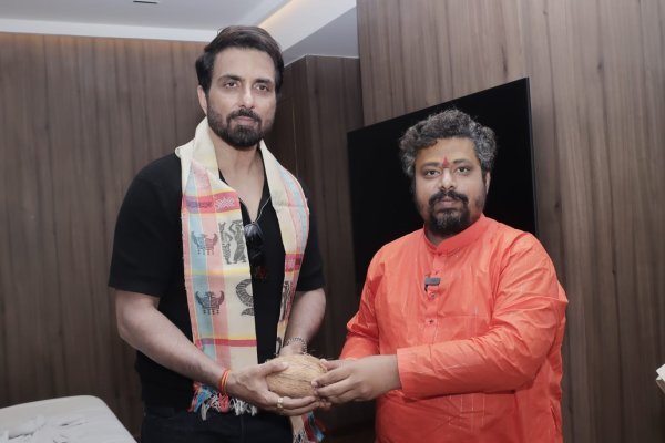 बस्तर में सोनू सूद : विकास के साथ शिक्षा और स्वास्थ्य विषय पर हुई विशेष चर्चा