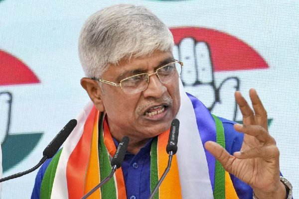 दलित कार्ड : नए प्रभारी राजेंद्र पाल गौतम ने मायावती की तारीफ कर गर्माई सूबे की सियासत