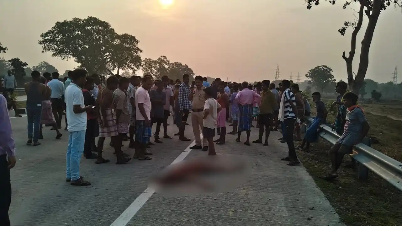 अज्ञात वाहन ने 3 बुजुर्गों को रौंदा