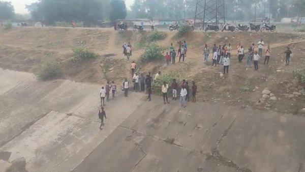 हत्या या आत्महत्या : हसदेव डैम में मिला अज्ञात युवती शव