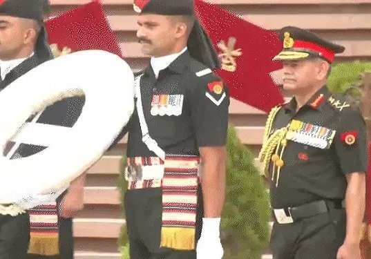 नया नेतृत्व :  जनरल धीरज सेठ बने भारतीय सेना के 31वें आर्मी चीफ